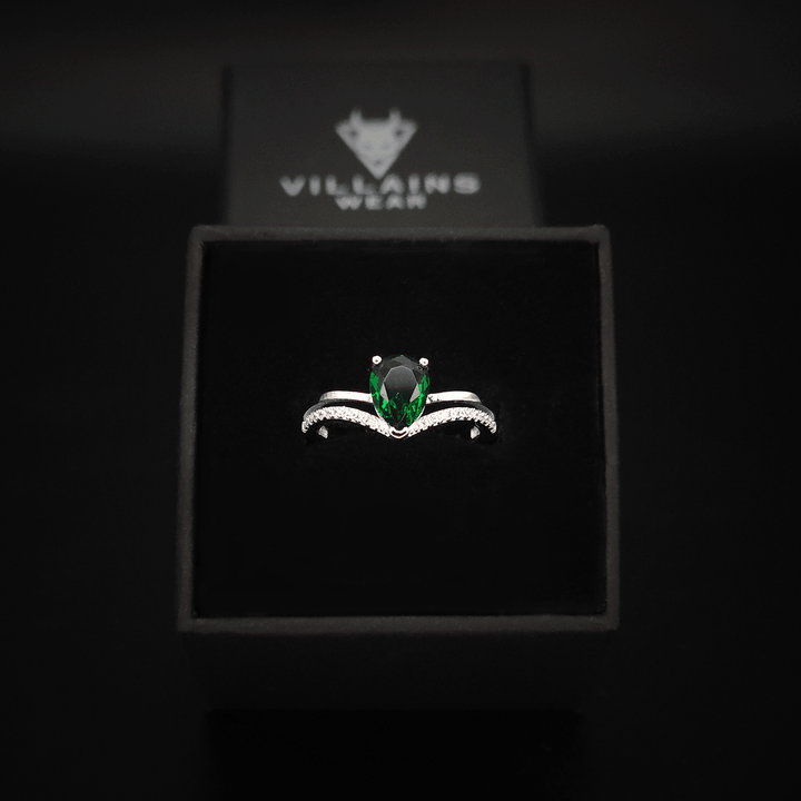 Enchanting Emerald Glamour Ring - VillainsWear