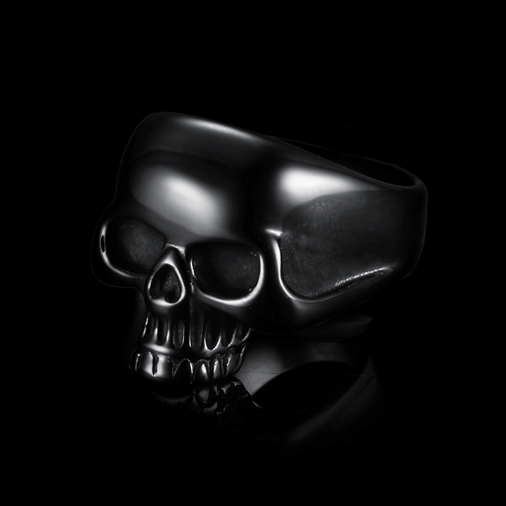 Skull Titanium Ring - VillainsWear